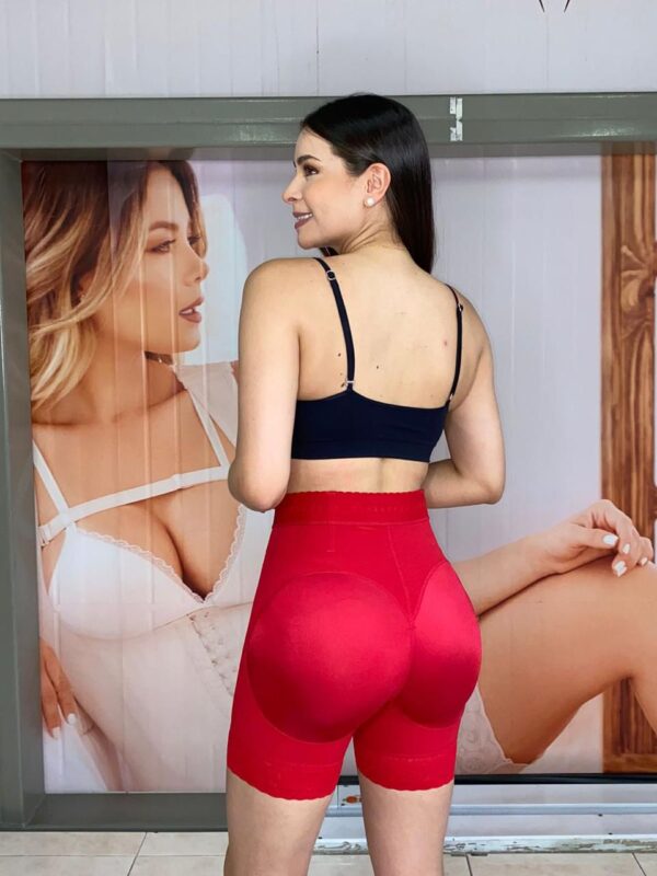 Curvy Short - Image 2