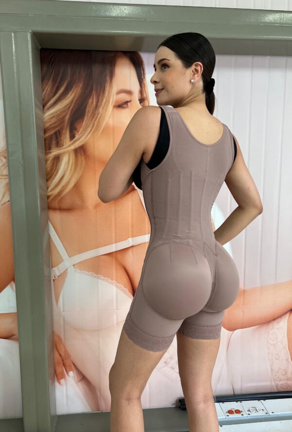 Classy Corset - Image 2